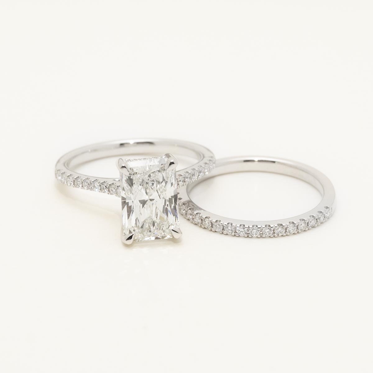 Lab Grown Radiant Cut Diamond Bridal Set in 14kt White Gold (3 1/2ct tw)