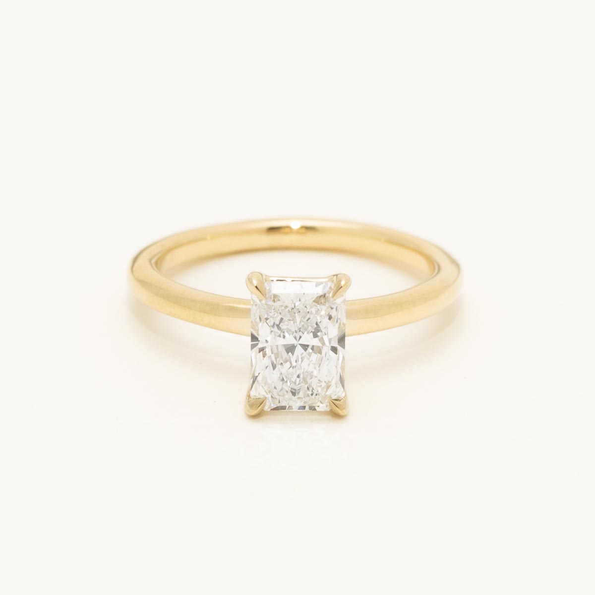 Lab Grown Radiant Cut Diamond Solitaire Ring in 14kt Yellow Gold (1 1/2ct)