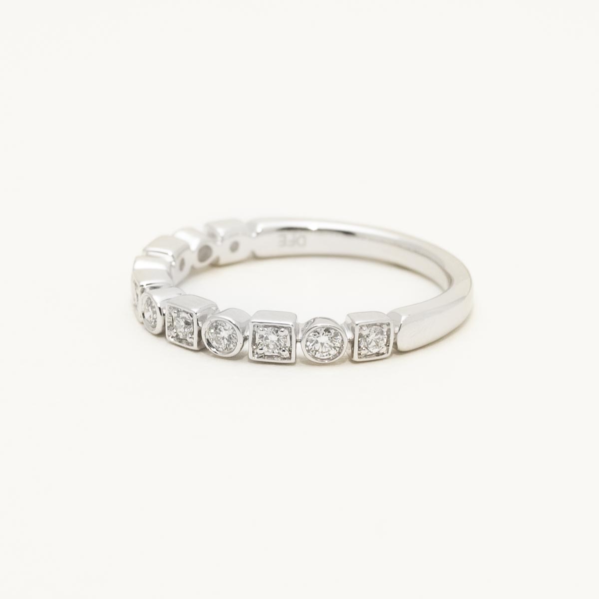 Diamond Bezel Band in 14kt White Gold (1/4ct tw)