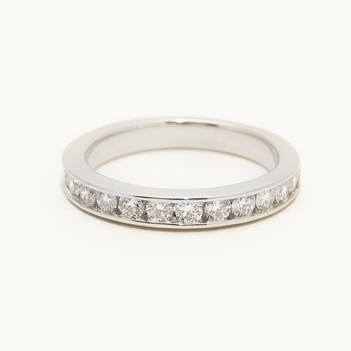 Diamond Channel Band in 14kt White Gold (5/8ct tw)