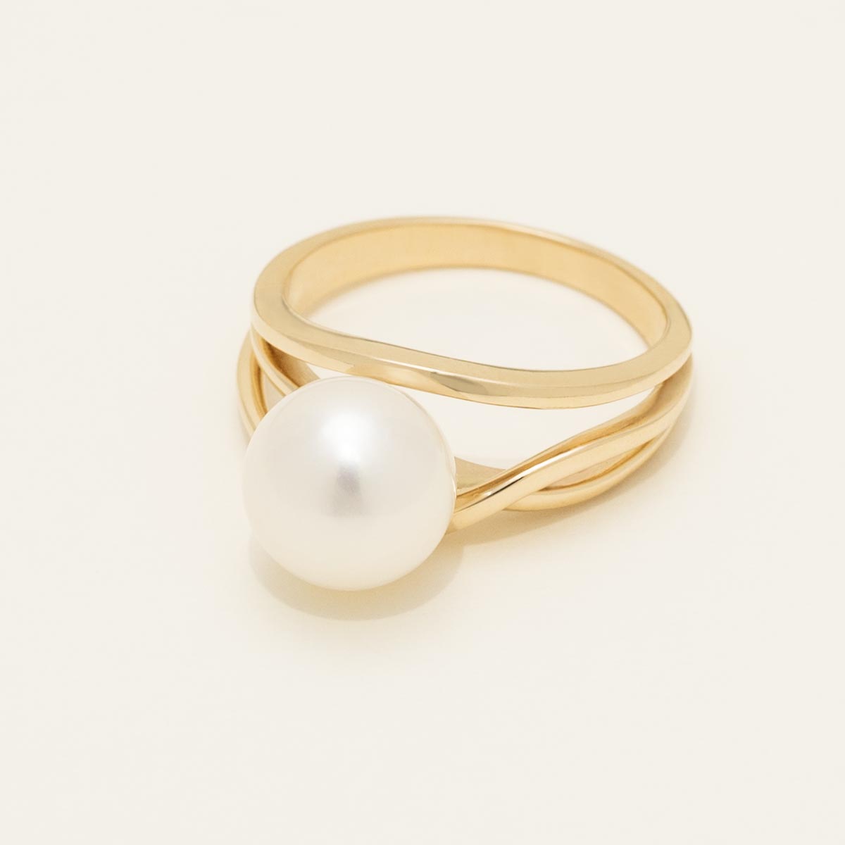 Cultured Freshwater Pearl Ring in 14kt Yellow Gold (9mm pearl)