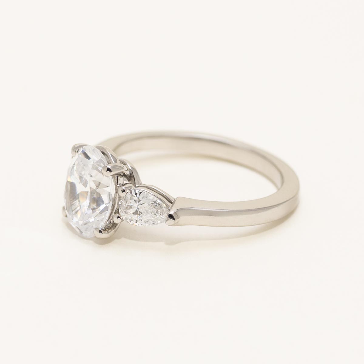 Oval Diamond Engagement Ring Setting in Platinum (1/2ct tw)