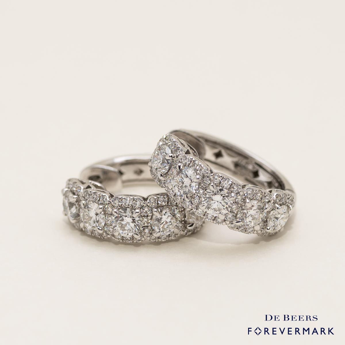 Forevermark Center of my Universe Diamond Huggie Earrings in 18kt White Gold (1 7/8ct tw)