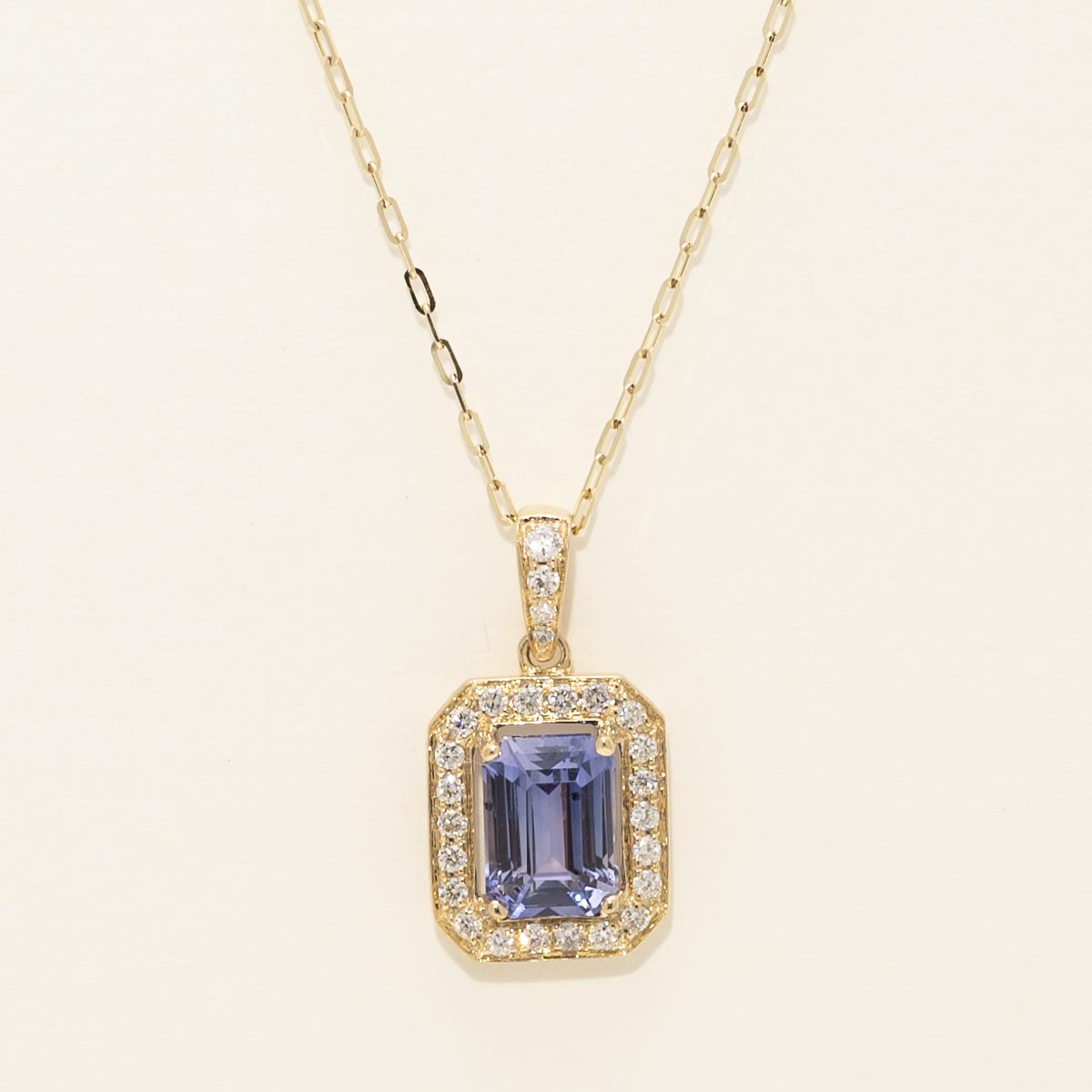 Light Purple Sapphire Necklace in 14kt Yellow Gold with Diamonds (1/5ct tw)