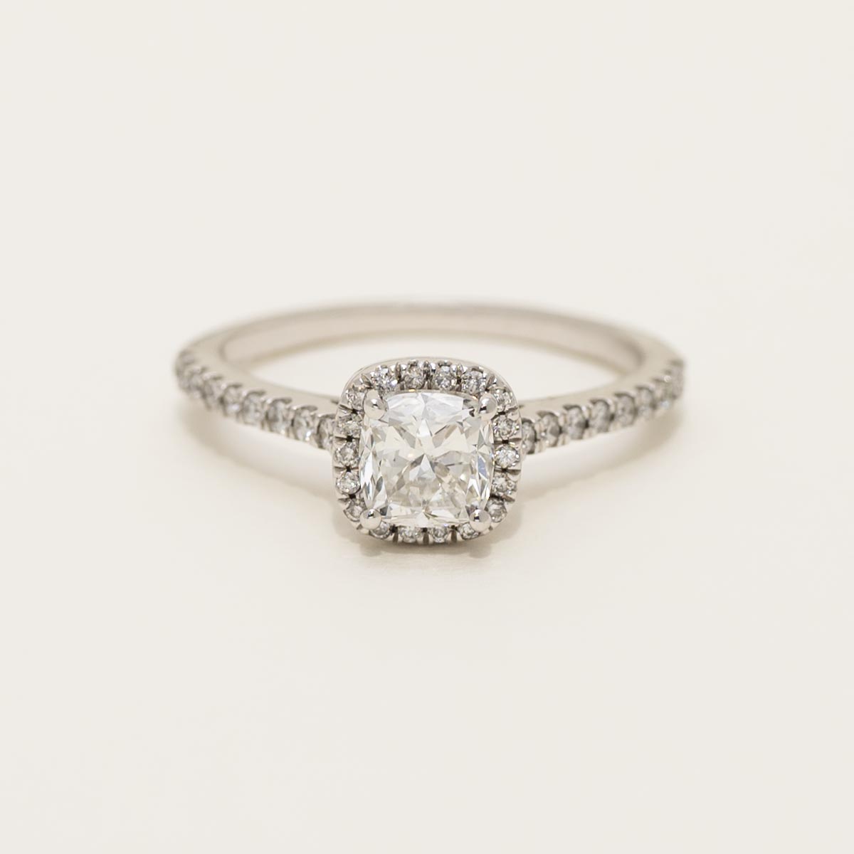 Cushion Diamond Halo Engagement Ring in 14kt White Gold (1 1/3ct tw)