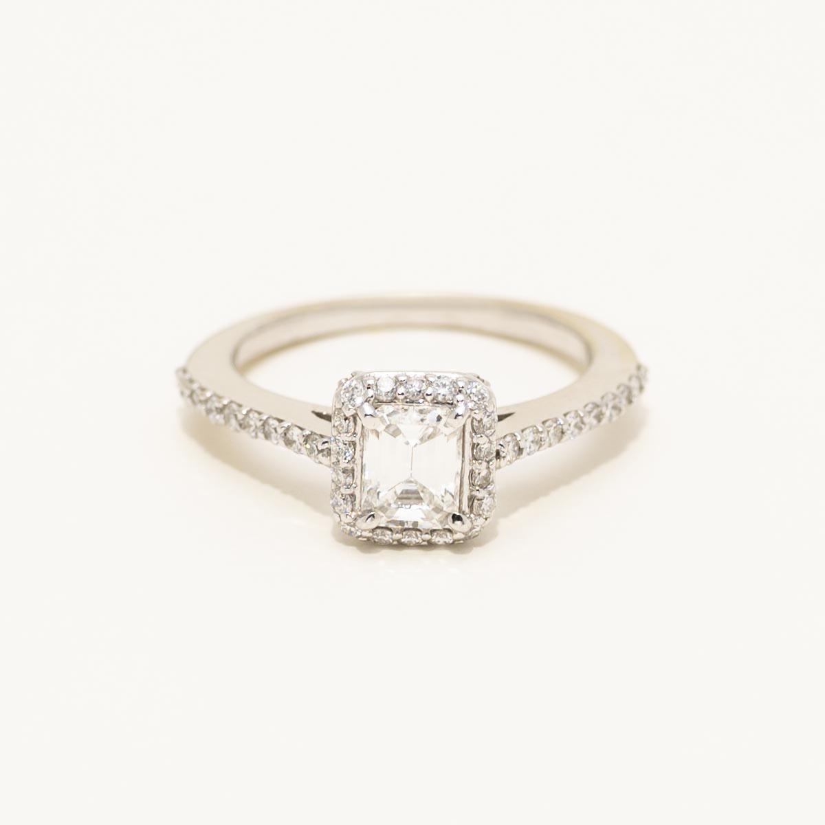 Emerald Cut Diamond Halo Engagement Ring in 18kt White Gold (1 1/4ct tw)