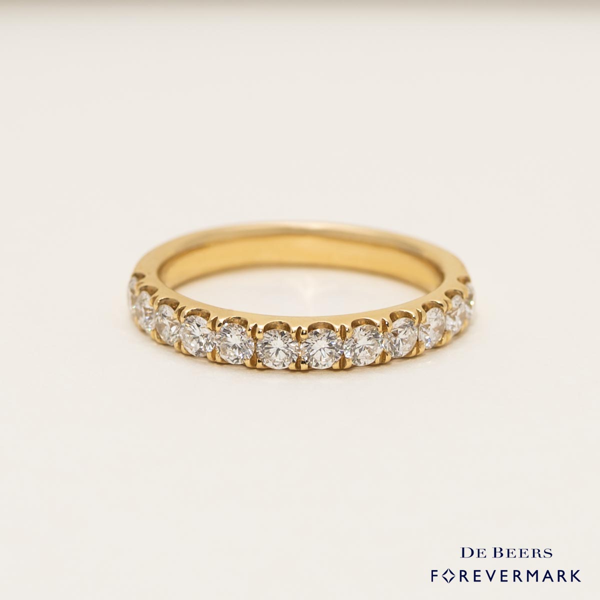 De Beers Forevermark Petite Diamond Wedding Band in 18kt Yellow Gold (3/4ct tw)