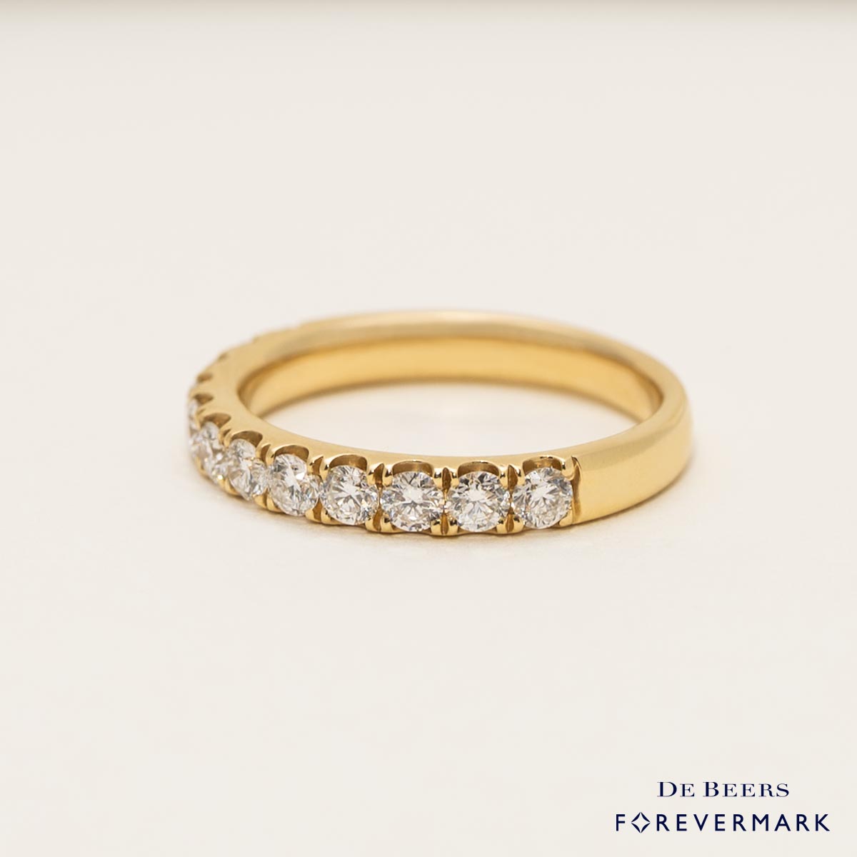 De Beers Forevermark Petite Diamond Wedding Band in 18kt Yellow Gold (3/4ct tw)