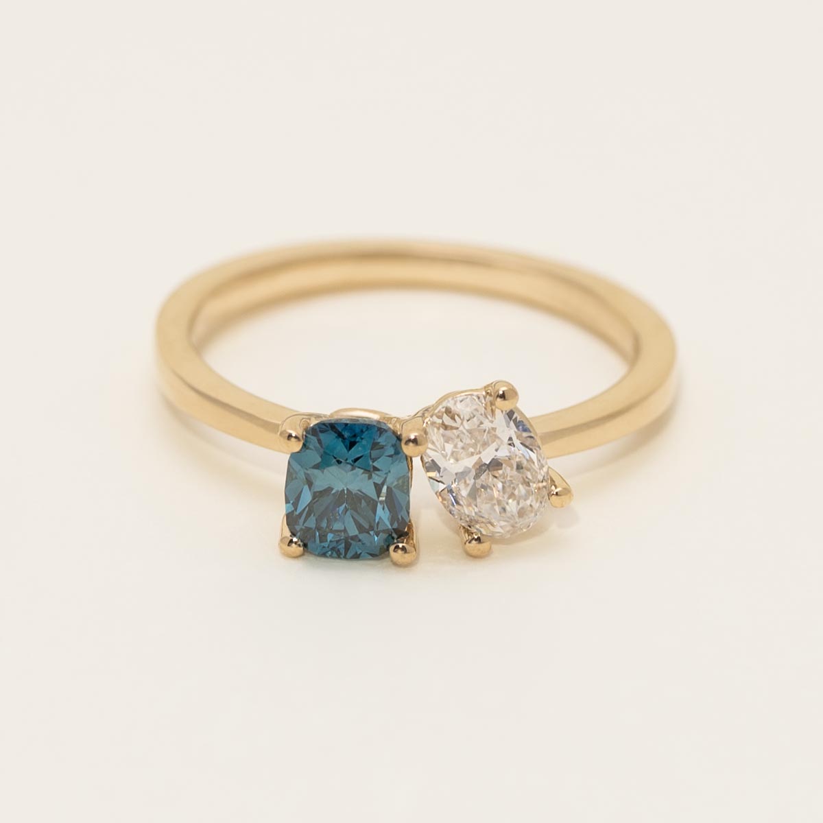 Blue Cushion and White Oval Diamond Toi et Moi Ring in 14kt Yellow Gold (1ct tw)