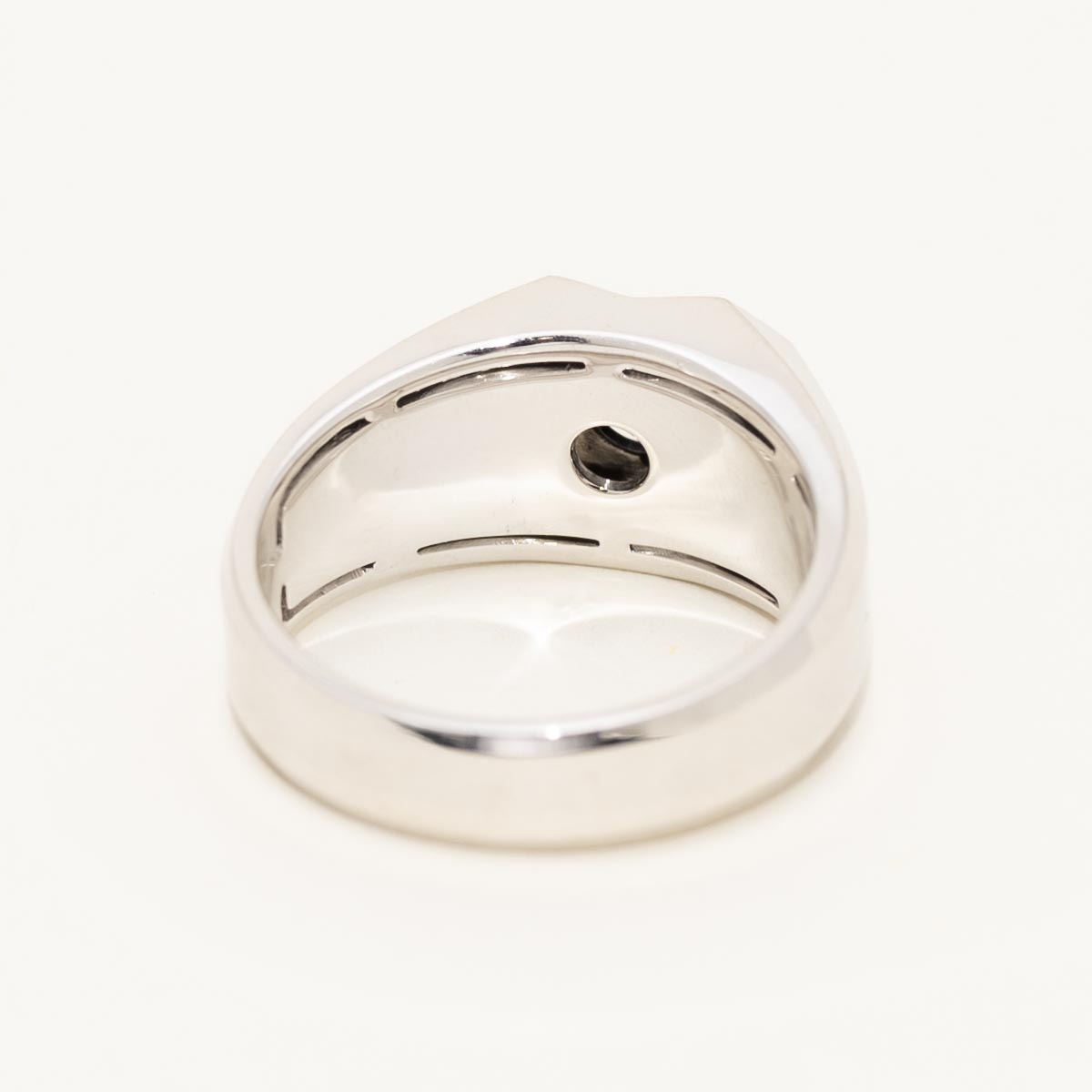 Gray Spinel Mens Ring in 18kt White Gold with Diamonds (1/4t tw)