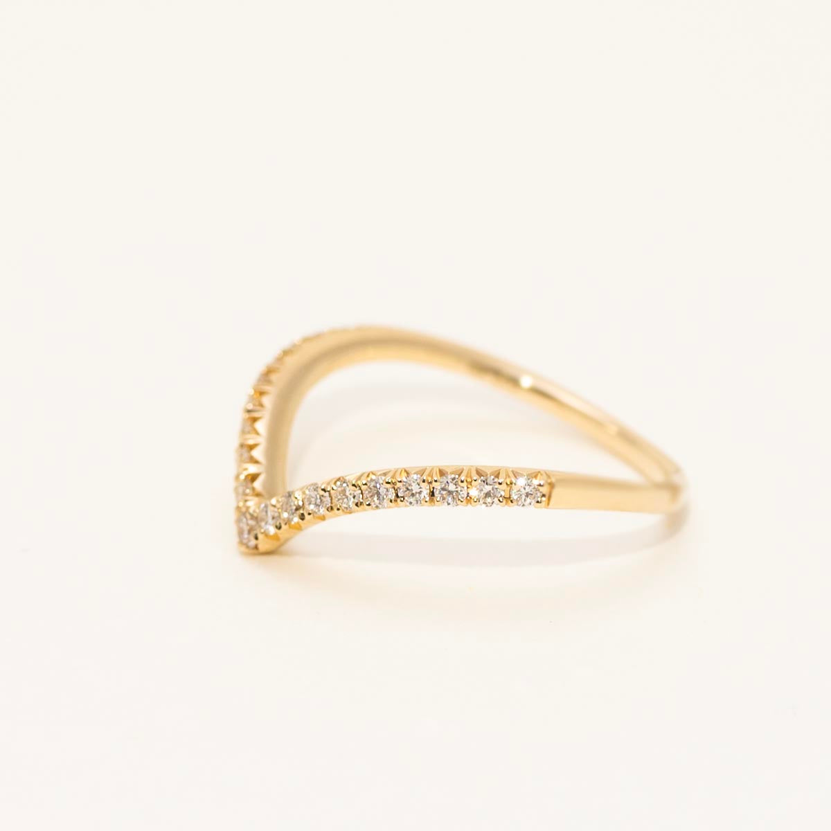 Diamond Contour Band in 14kt Yellow Gold (1/4ct tw)