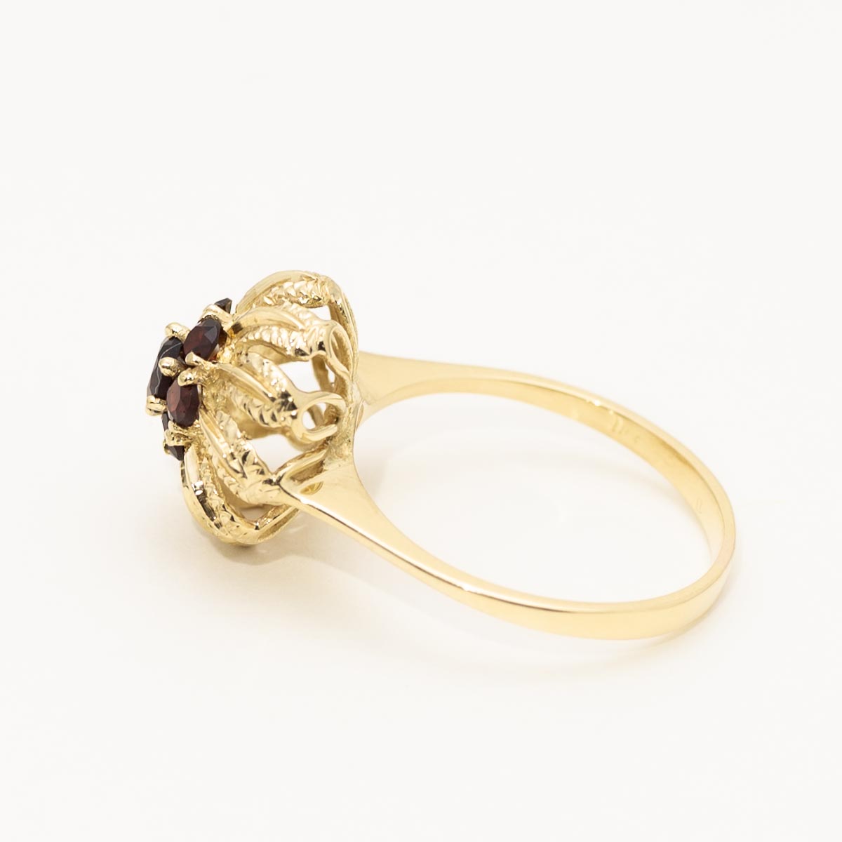 Estate Garnet Cluster Ring in 18kt Yellow Gold