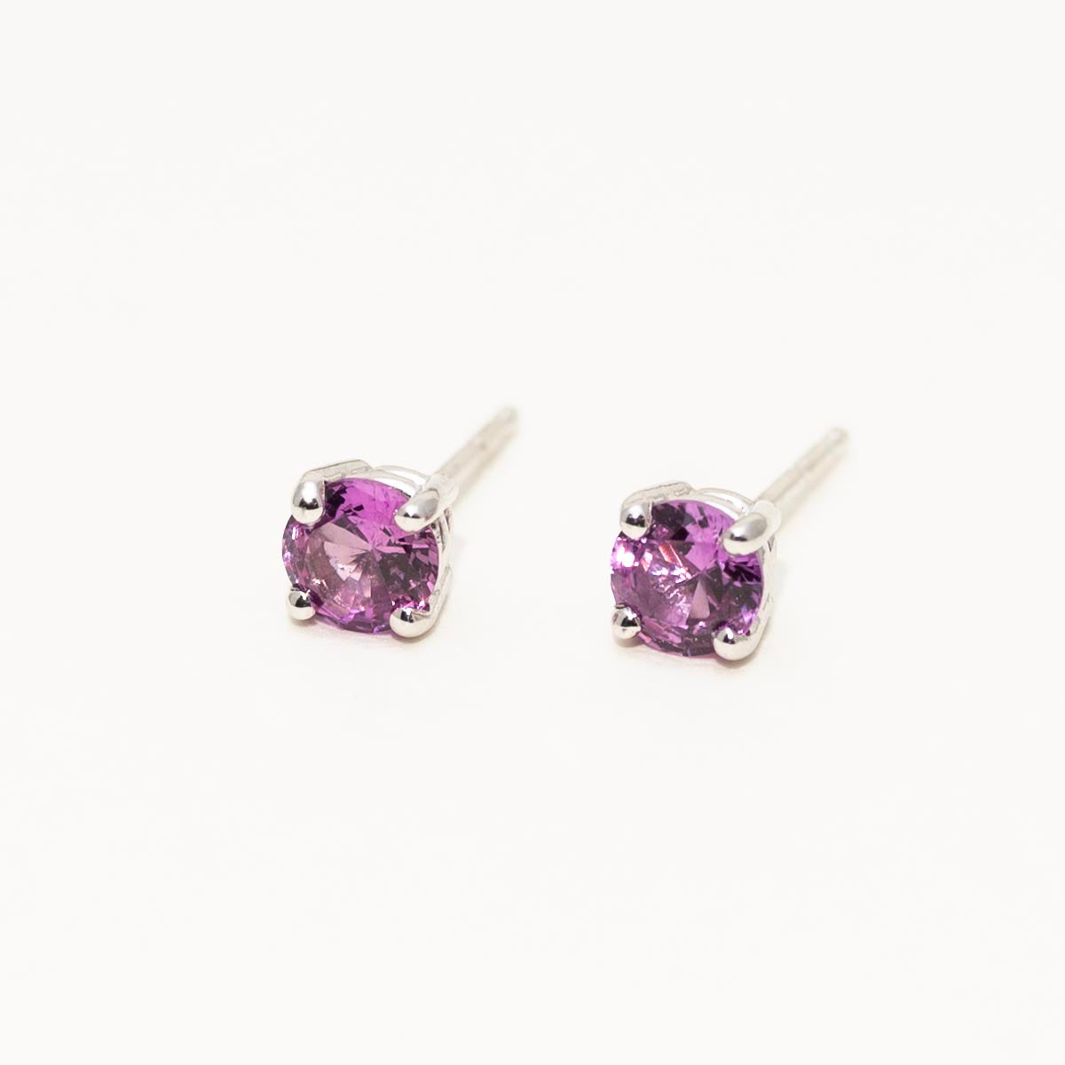 Pink Sapphire Stud Earrings in 14kt White Gold (4.5mm)