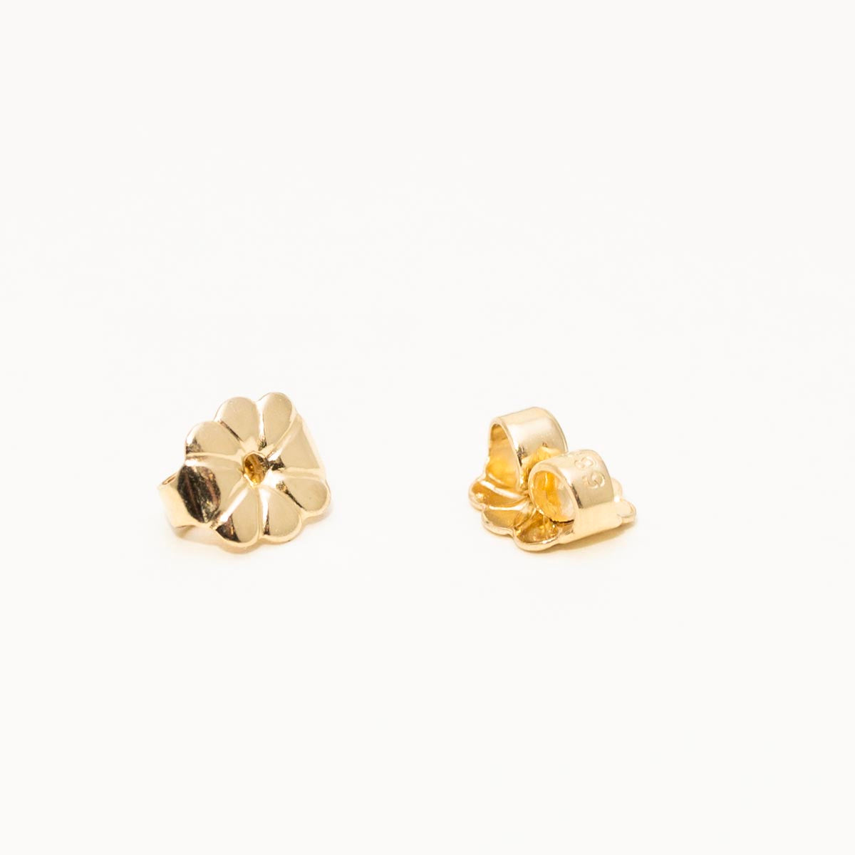Ceylon Sapphire Stud Earrings in 14kt Yellow Gold (4.5mm)