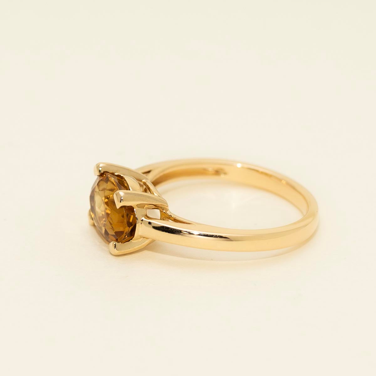 Oval Citrine Ring in 14kt Yellow Gold