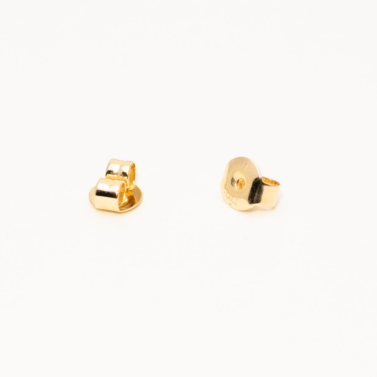 Oval London Blue Topaz Stud Earring in 14kt Yellow Gold