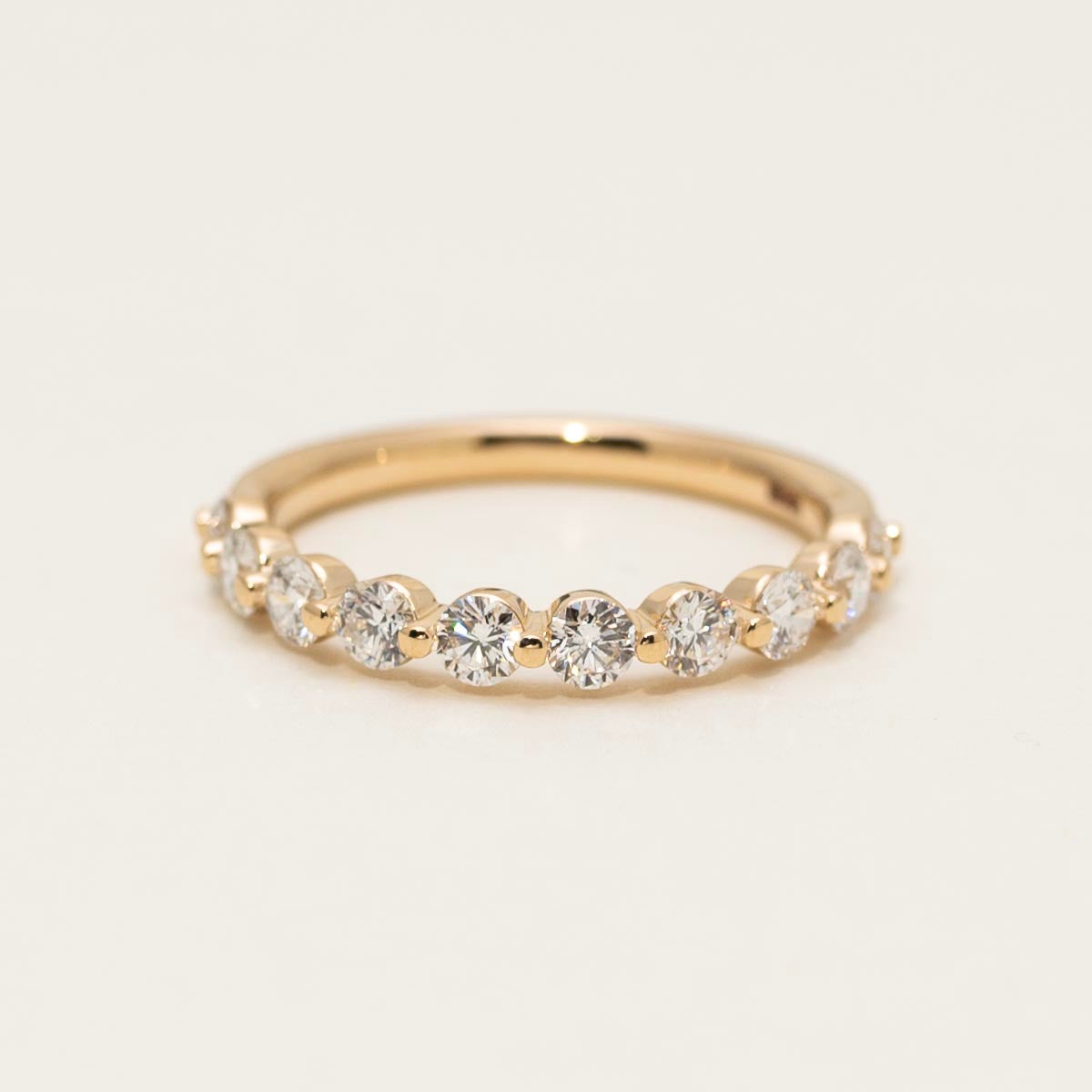 Diamond Shared Prong Wedding Band in 14kt Yellow Gold (3/4ct tw)