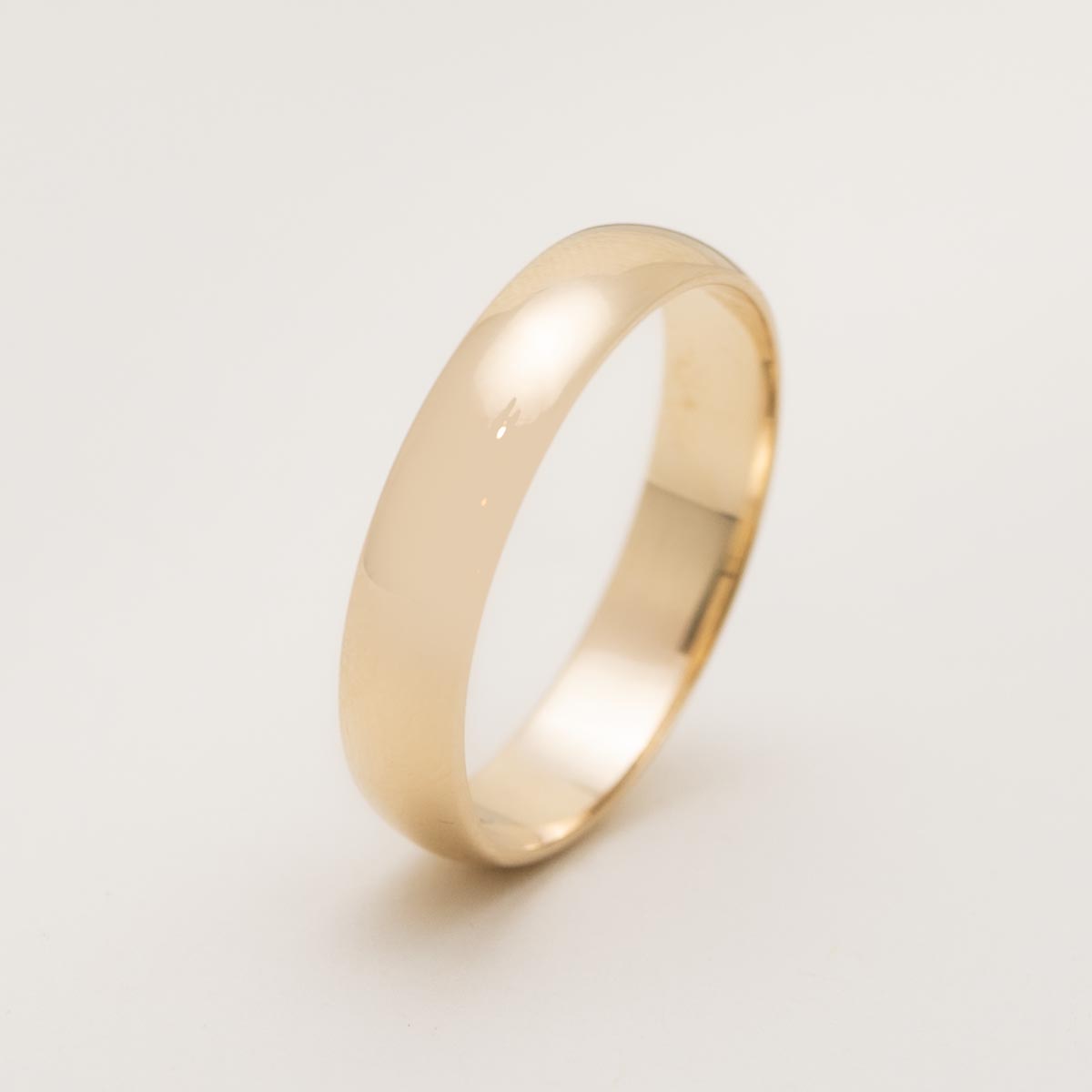 Estate Plain Wedding Band in 14kt Yellow Gold (4.2mm)