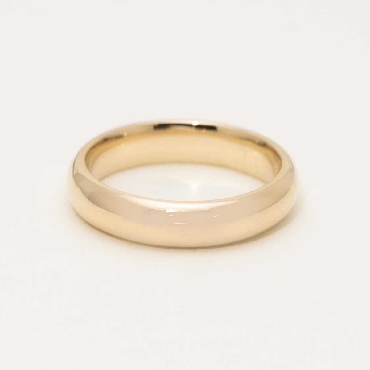 Estate Plain Wedding Band in 14kt Yellow Gold (5.3mm)