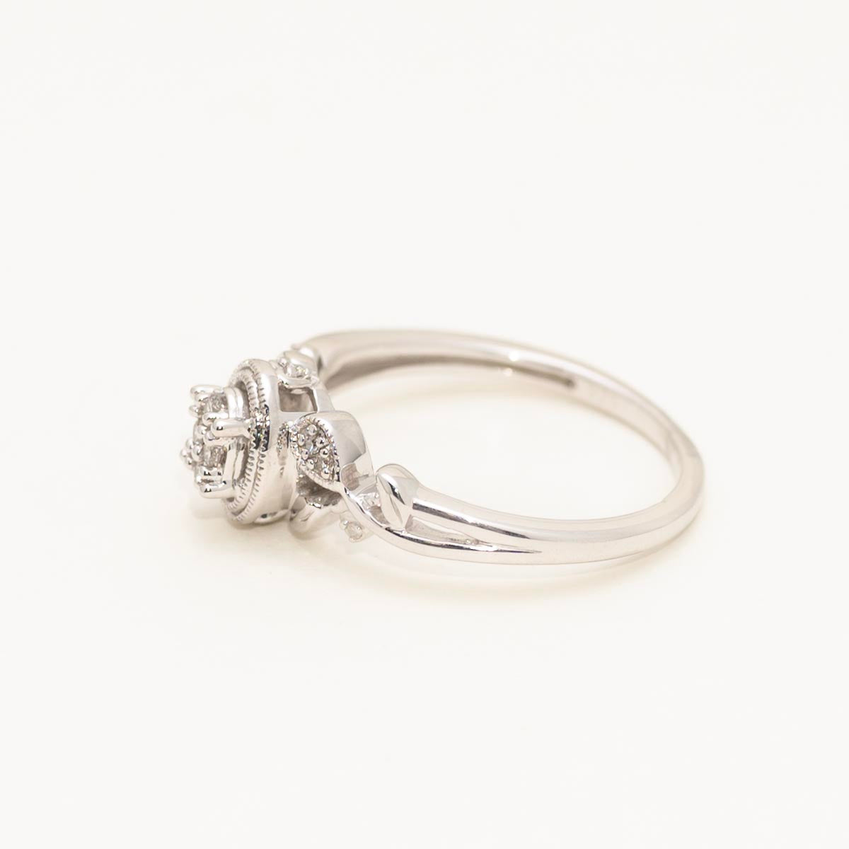 Diamond Fashion Ring in Sterling Silver (1/10ct tw)