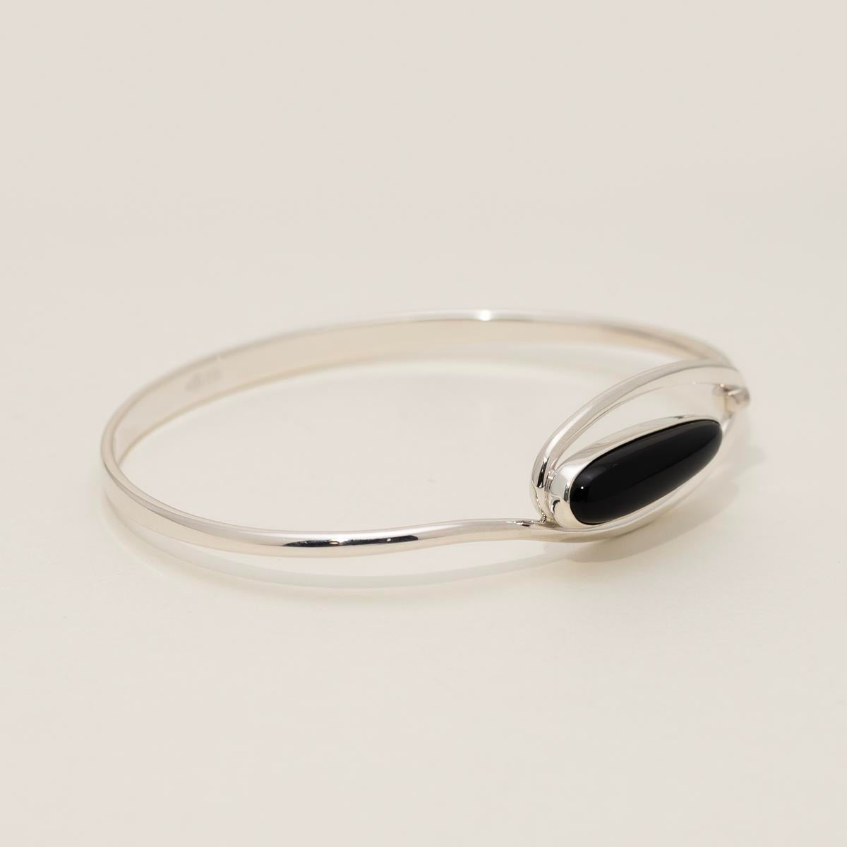 E.L. Designs Aurora Black Onyx Bangle Bracelet in Sterling Silver
