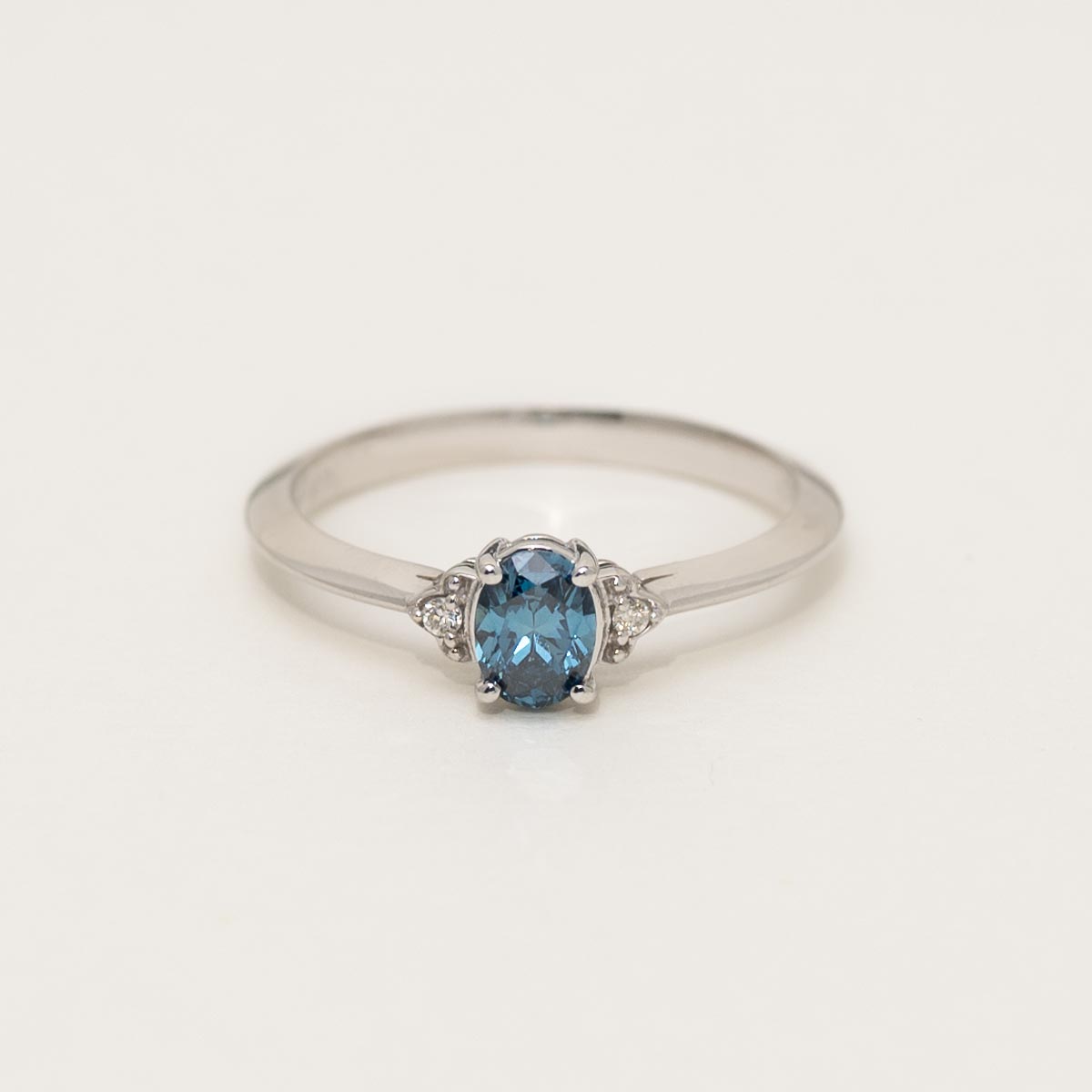Oval Blue Diamond Ring in 14kt White Gold (3/8ct tw)
