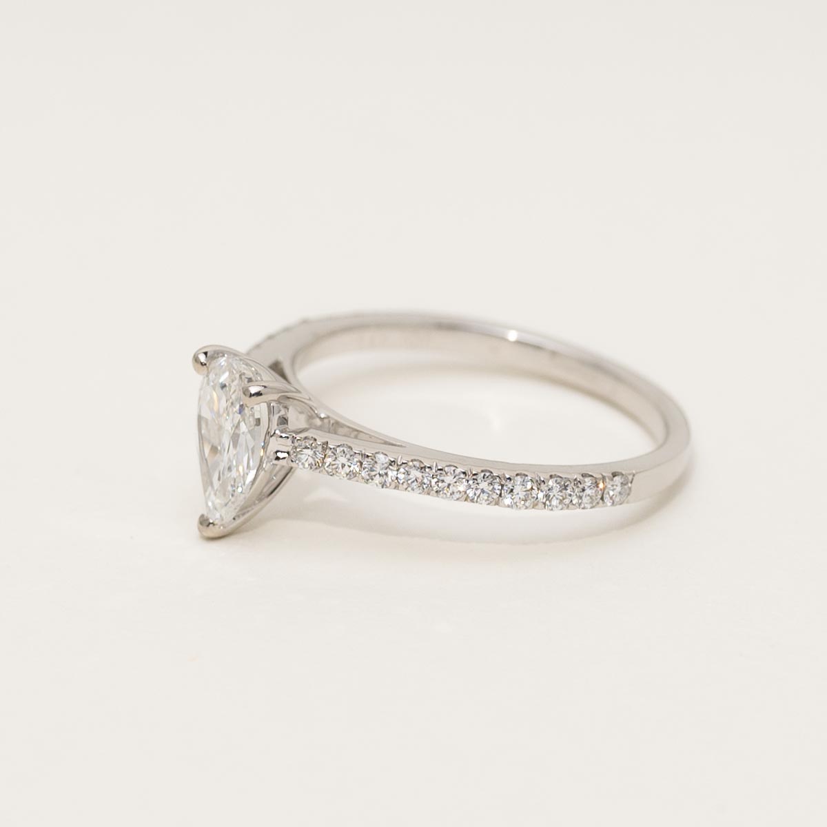 Pear Shape Diamond Engagement Ring in 18kt White Gold (1ct tw)
