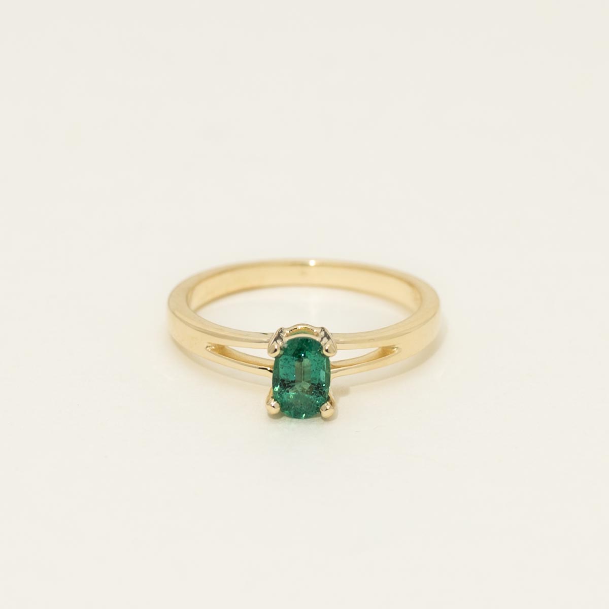 Oval Emerald Solitaire Ring in 14kt Yellow Gold