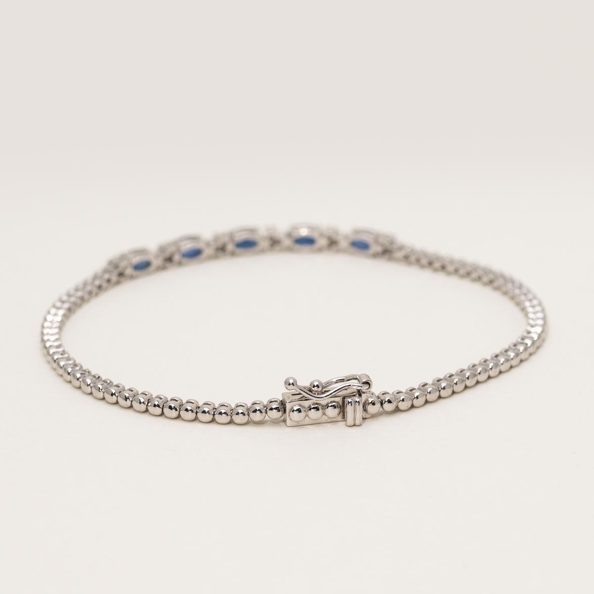 Oval Sapphire Bracelet in 14kt White Gold with Diamonds (1/7ct tw)