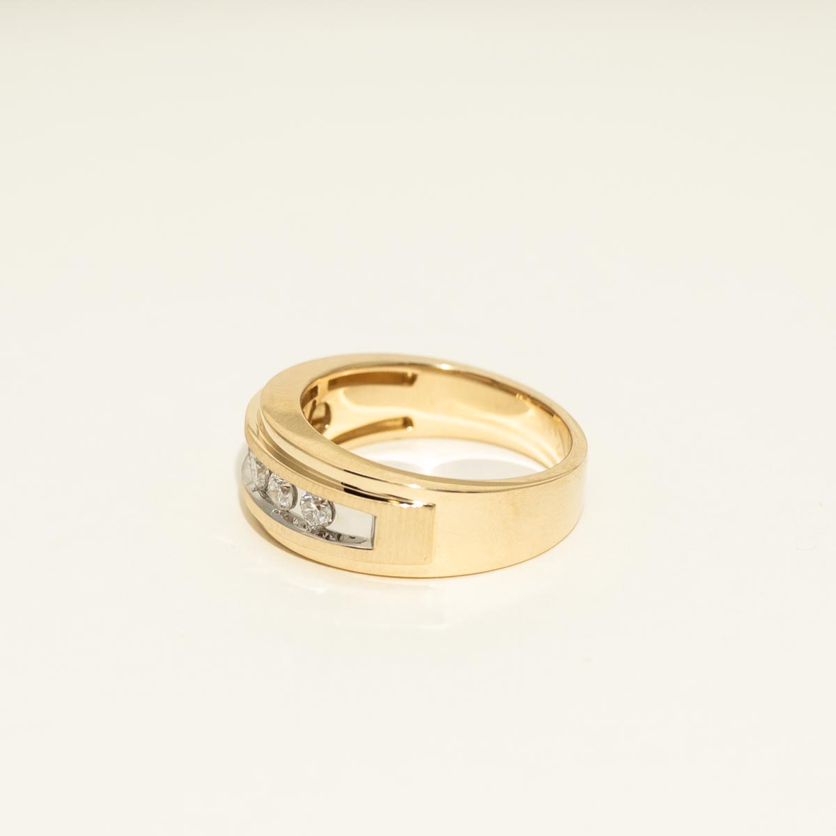 Mens Diamond Band in 10kt Yellow Gold (1/2ct tw)
