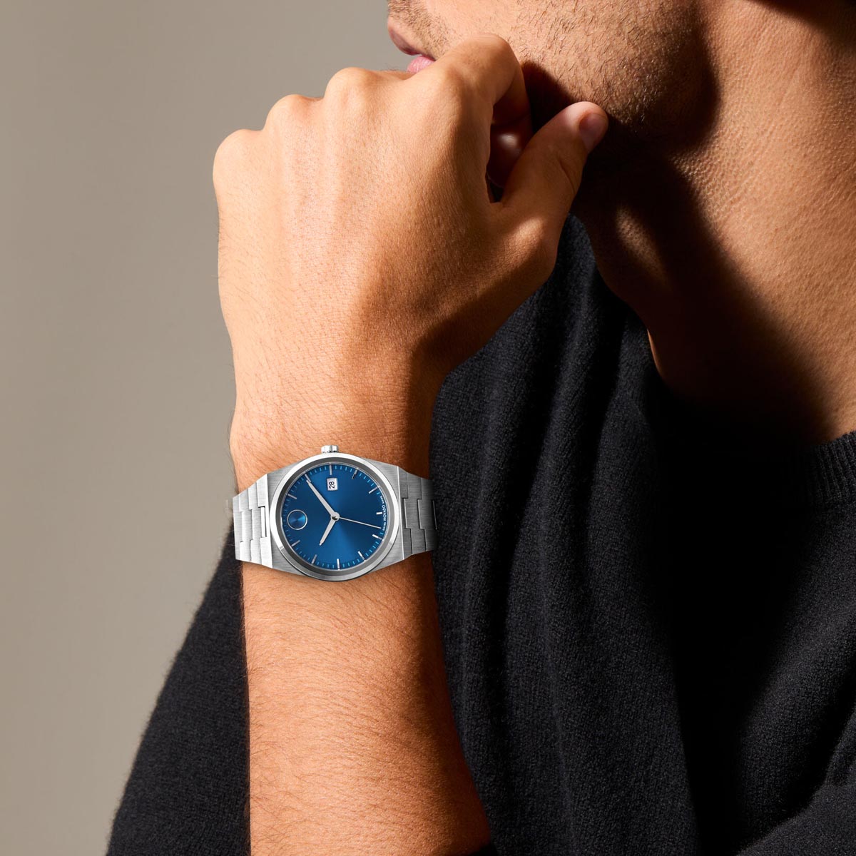 Movado Bold Quest Mens Watch with Blue Dial and Stainless Steel Bracelet (Swiss quartz movement)