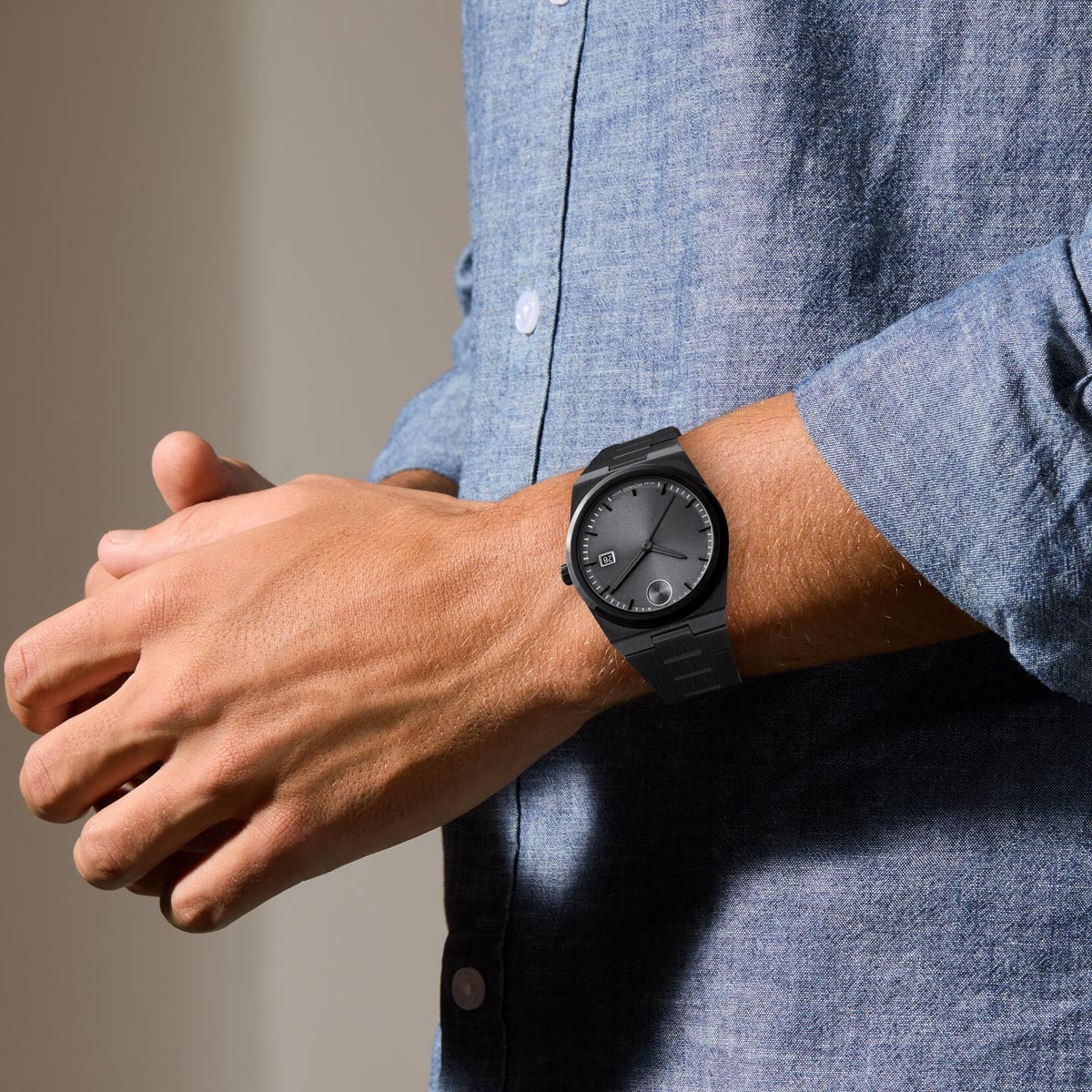 Movado Bold Quest Mens Watch with Black Dial and Black Ionic Plated Stainless Steel Bracelet (Swiss quartz movement)