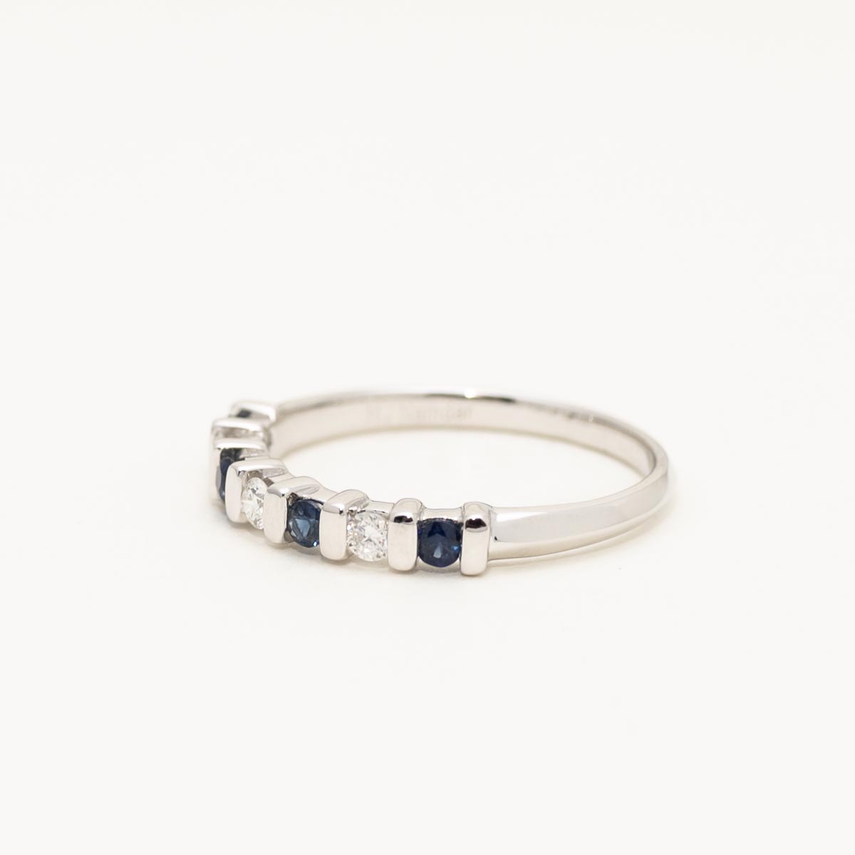 Diamond and Sapphire Bar Wedding Band in 14kt White Gold (1/7ct tw)