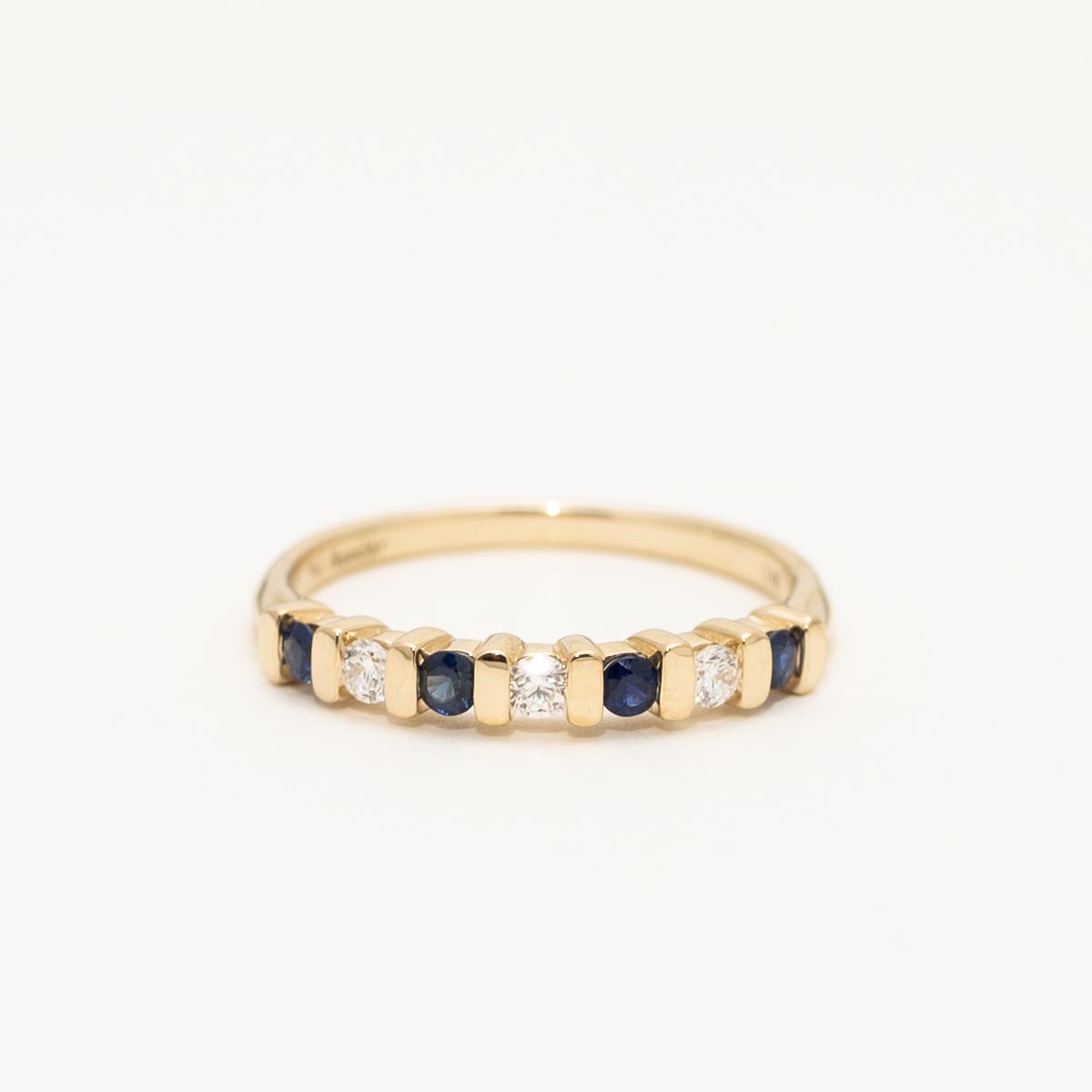 Diamond and Sapphire Bar Wedding Band in 14kt Yellow Gold (1/7ct tw)