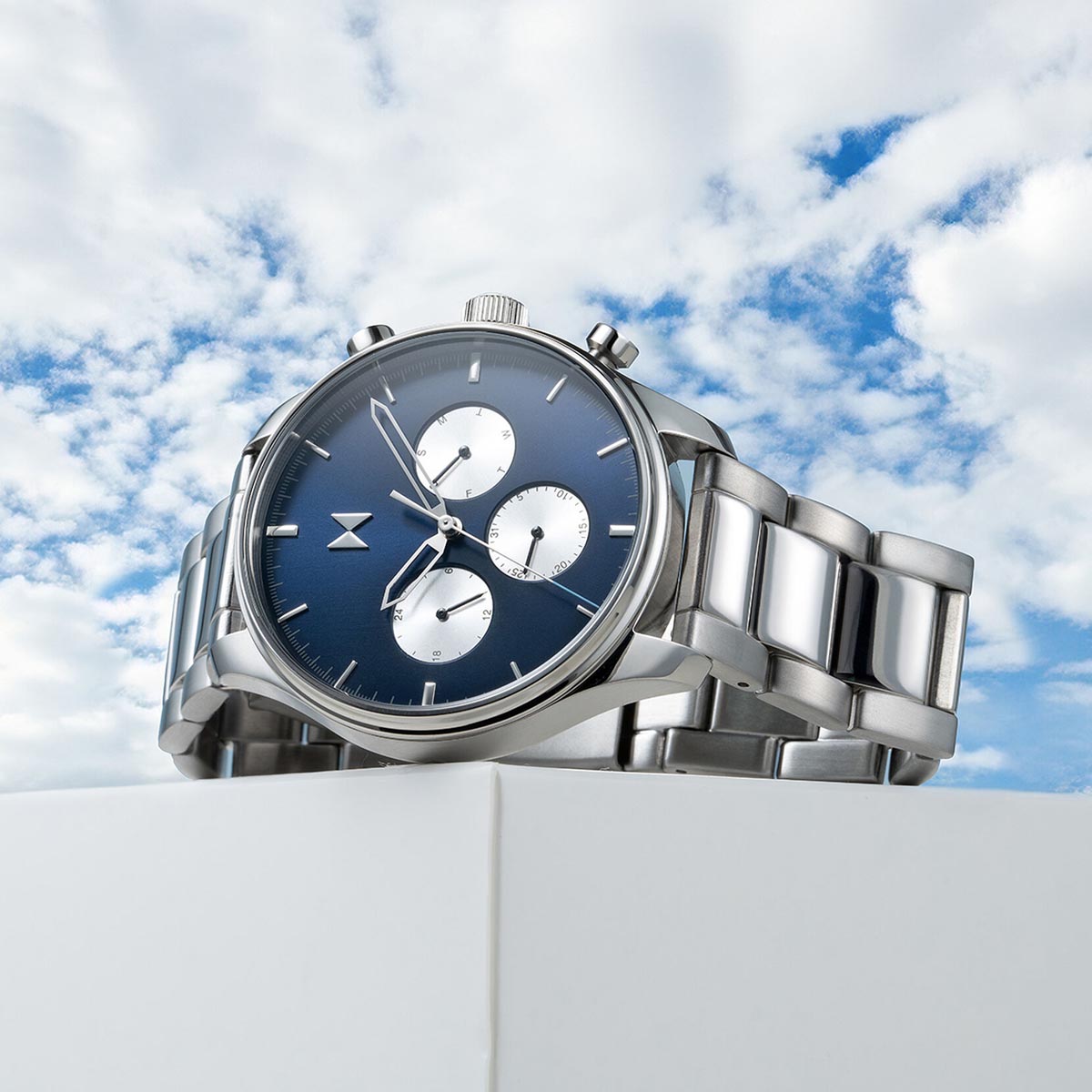 MVMT Airhawk Mens Watch with Blue Dial and Stainless Steel Bracelet (quartz movement)