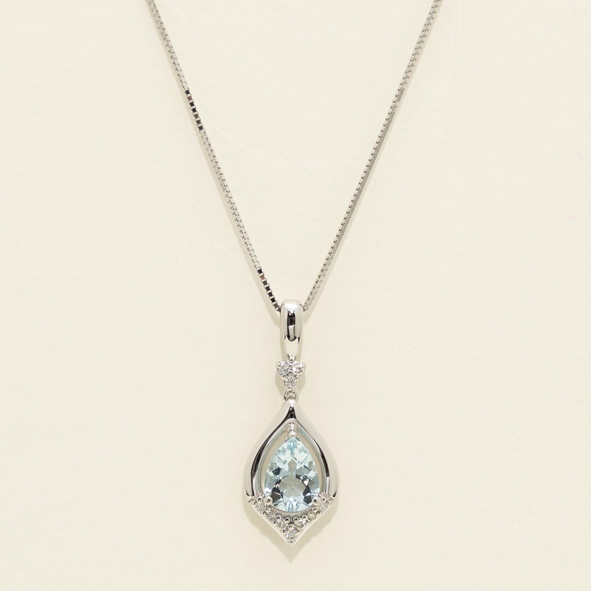Pear Shape Aquamarine Necklace in 14kt White Gold with Diamonds (1/20ct tw)