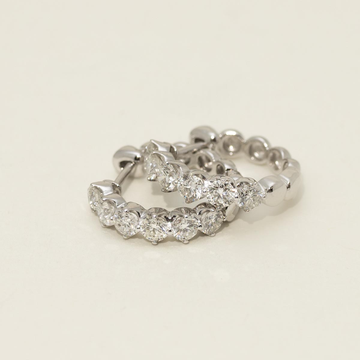 Diamond Hoop Earrings in 14kt White Gold (1 5/8ct tw)