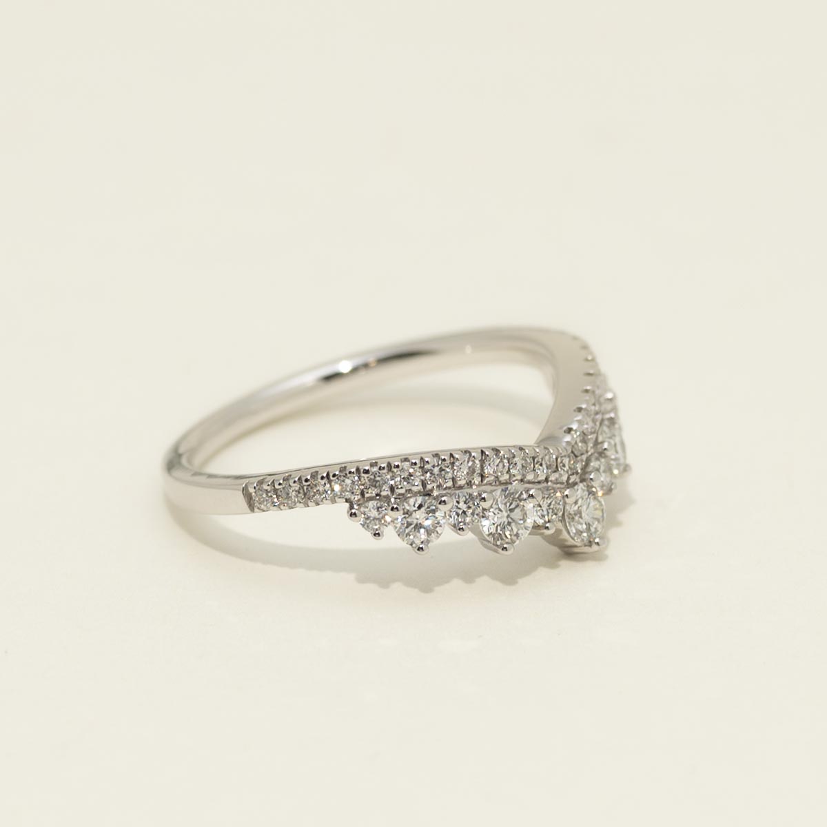 Diamond Curved Band in 14kt White Gold (5/8ct tw)