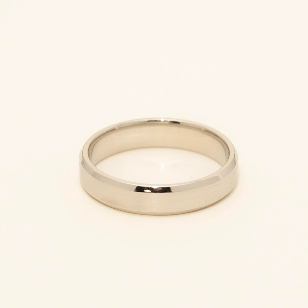 Mens Beveled Edge Wedding Band in Platinum (4.5mm)