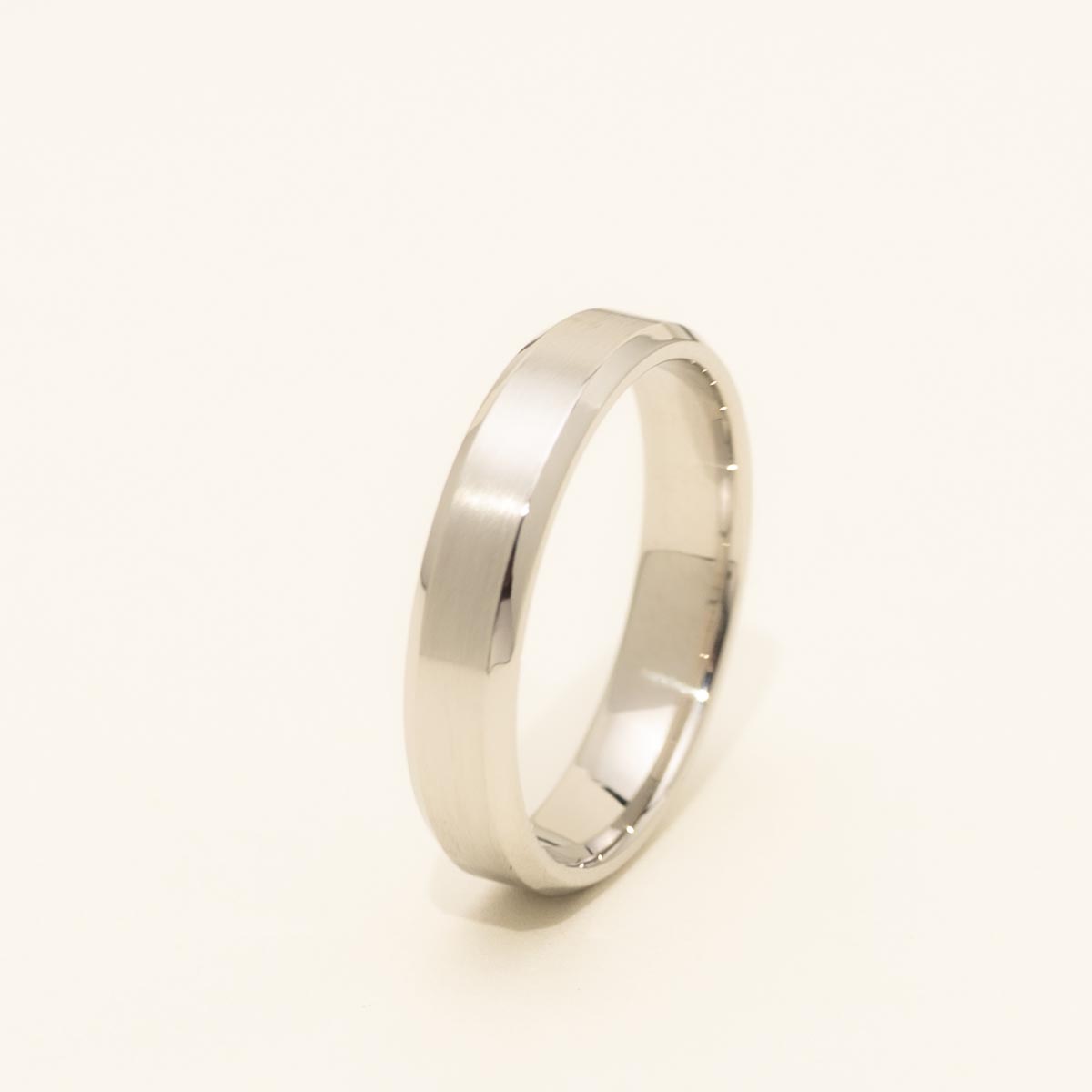 Mens Beveled Edge Wedding Band in Platinum (4.5mm)