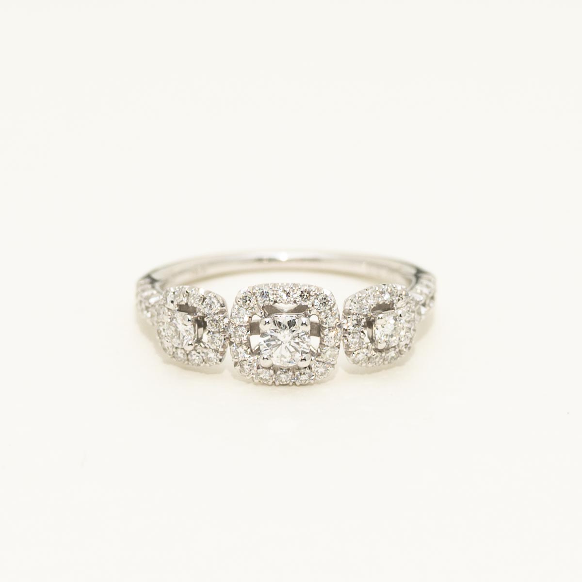 Three Stone Diamond Engagement Ring in 14kt White Gold (3/4ct tw)