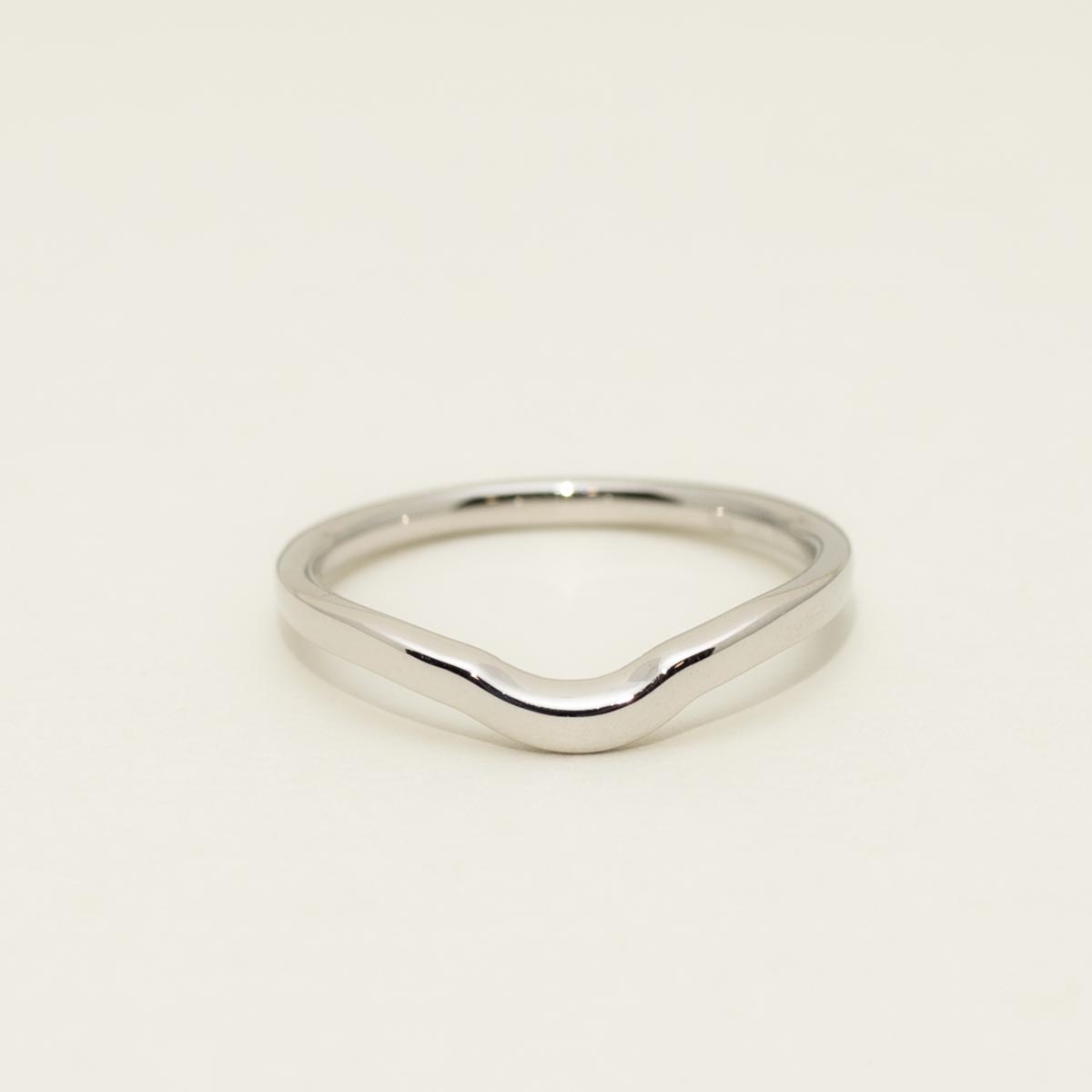High Polish Curved Wedding Band in 14kt White Gold