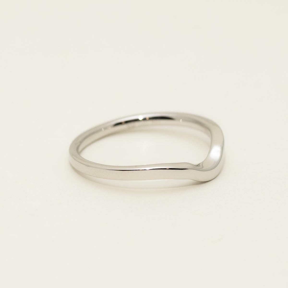 High Polish Curved Wedding Band in 14kt White Gold