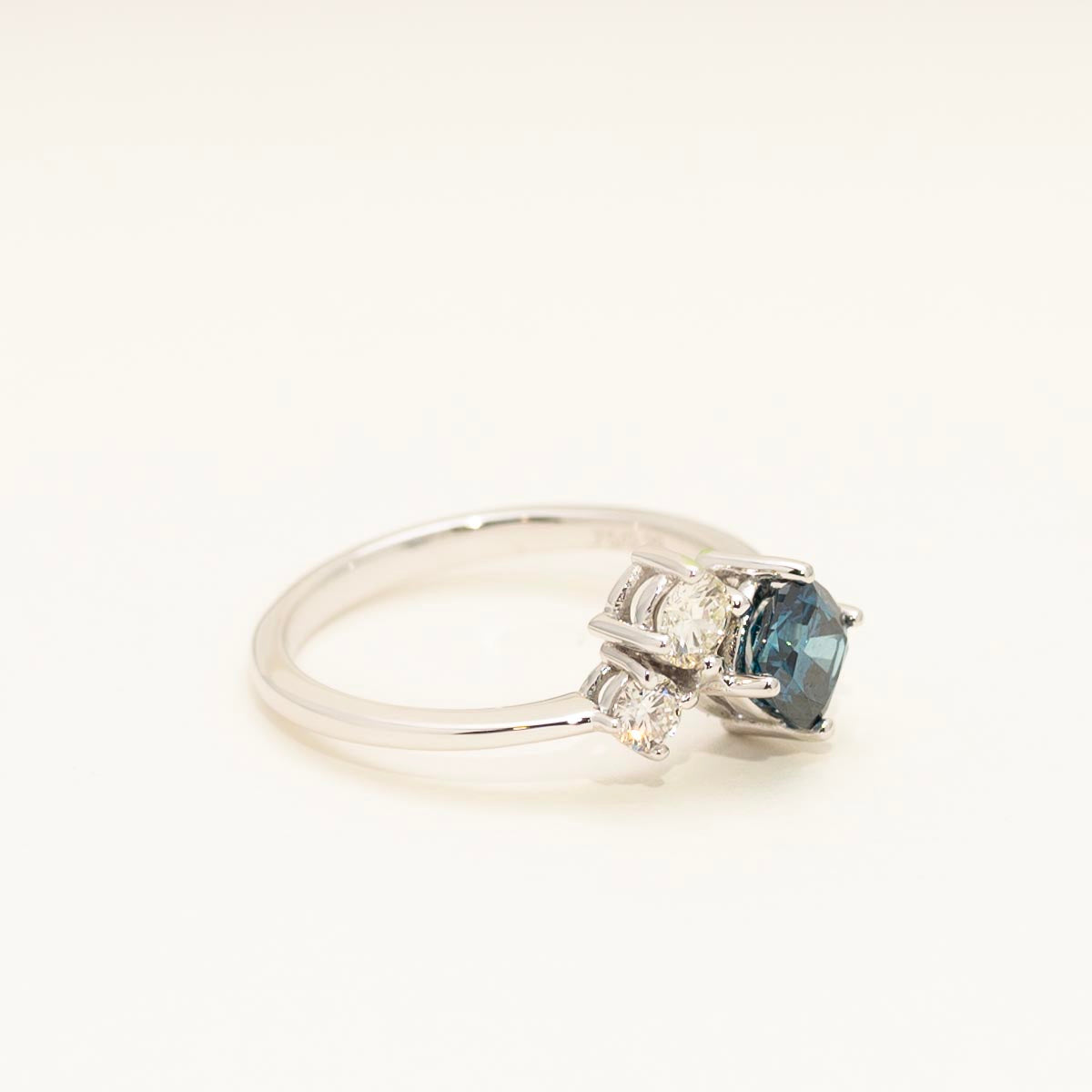 Cushion Cut Blue Diamond Engagement Ring in 14kt White Gold (1ct tw)