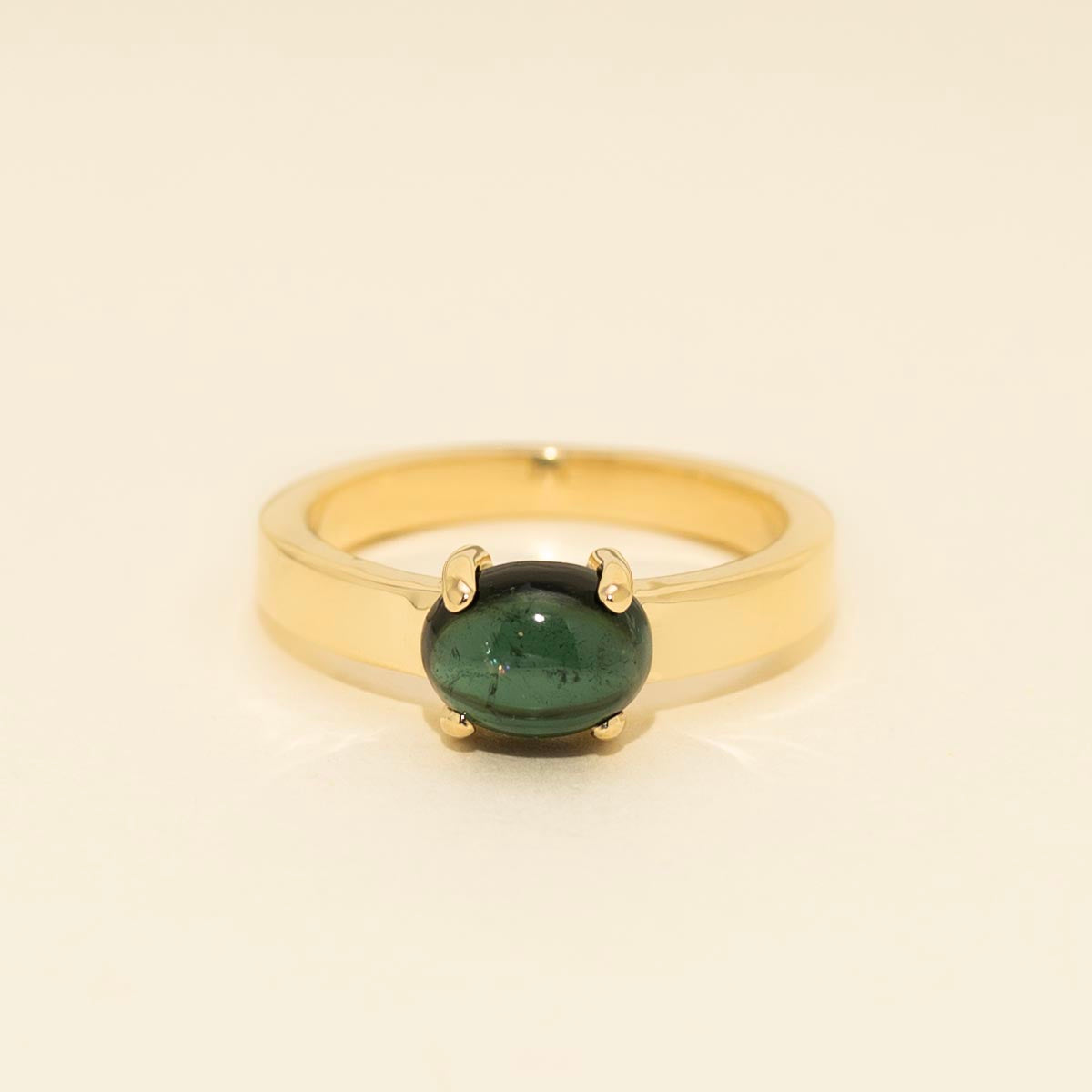 Maine Green Tourmaline Oval Cabachon Ring in 14kt Yellow Gold