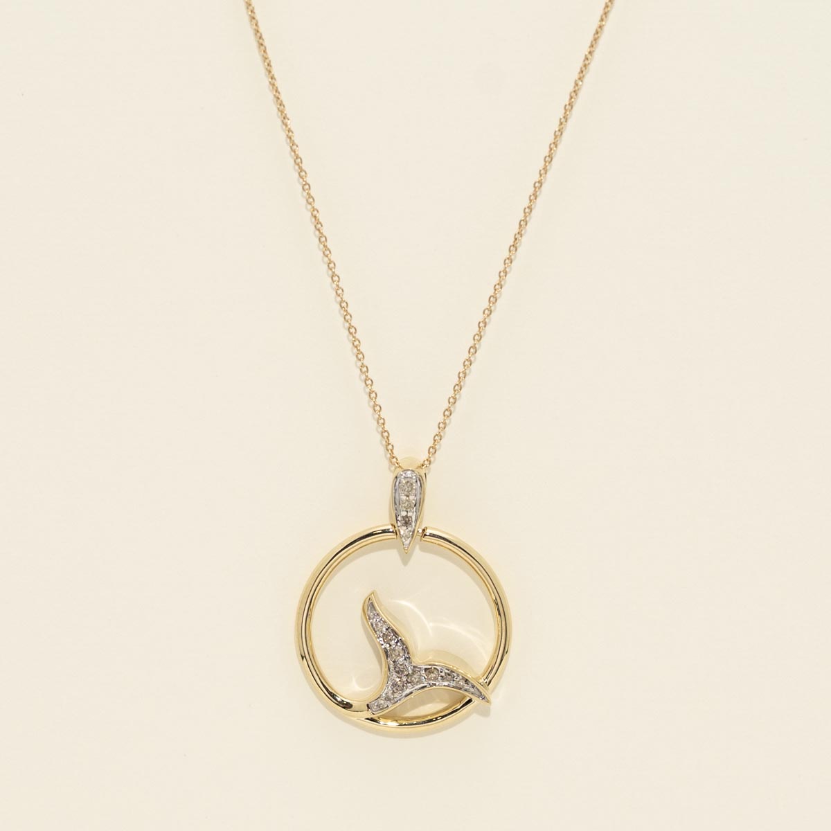 Diamond Whale Tail Necklace in 10kt Yellow Gold (1/7ct tw)
