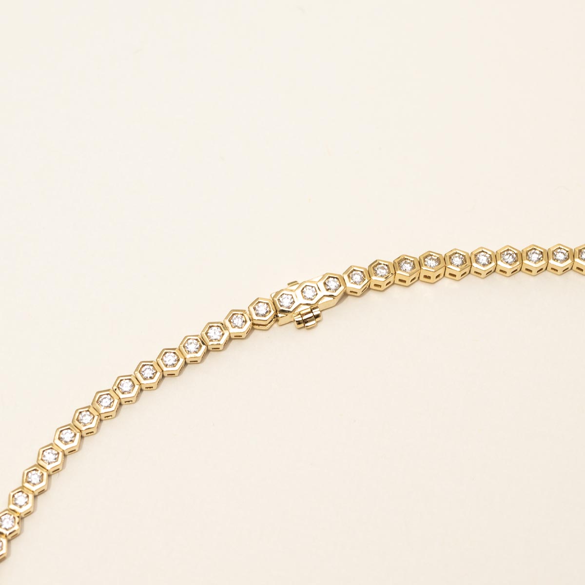 Day's Signature Diamond Hexagon Necklace in 18kt Yellow Gold (2 3/4ct tw)