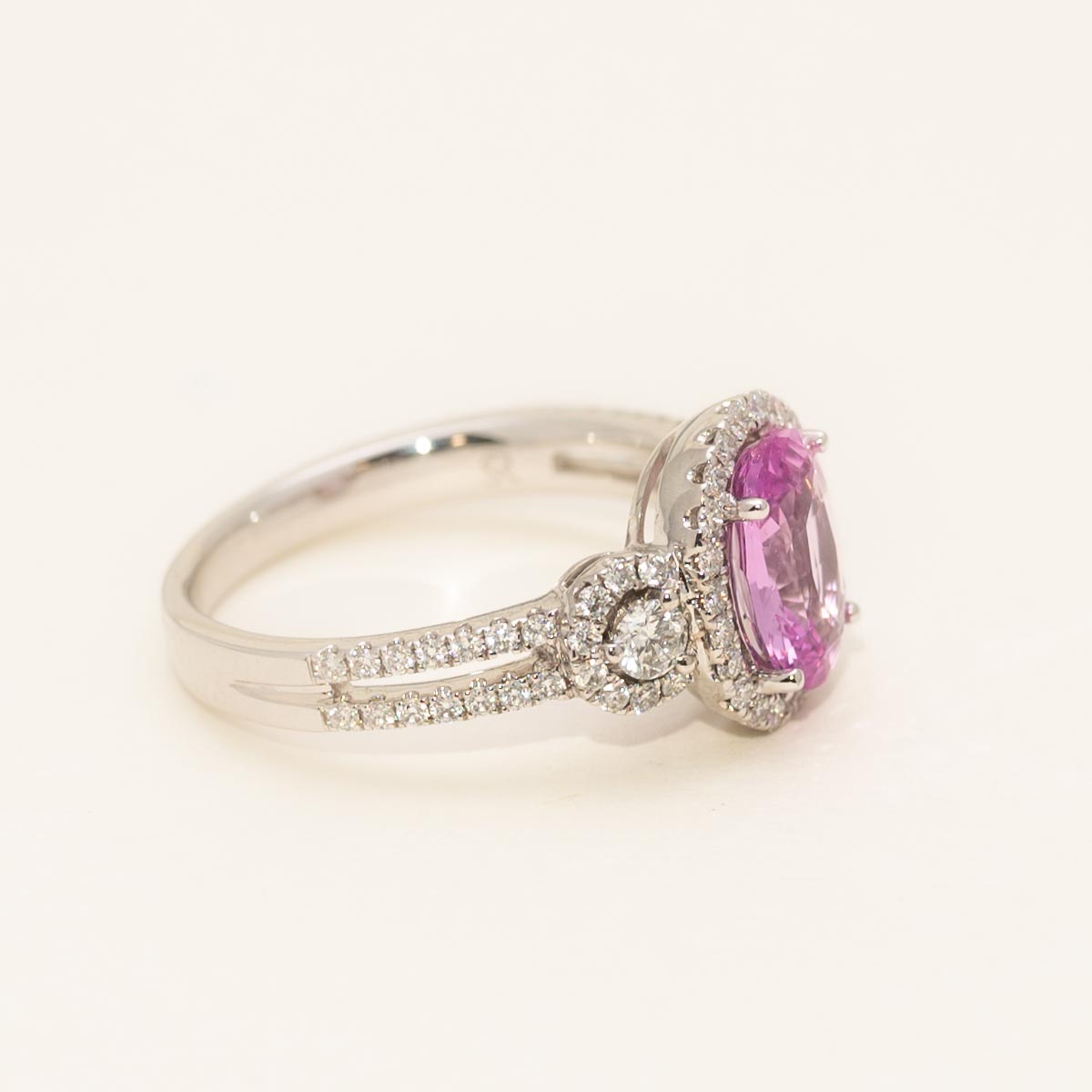 Oval Pink Sapphire Halo Ring in 18kt White Gold Diamonds (5/8ct tw)