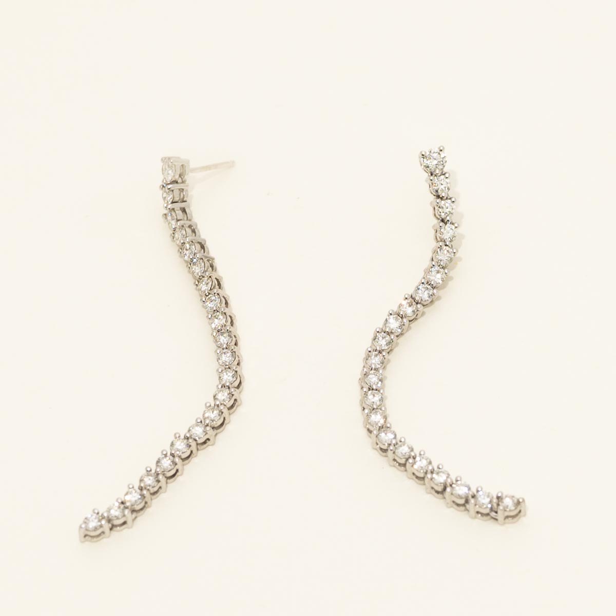 Diamond Drop Earrings in 14kt White Gold (2ct tw)