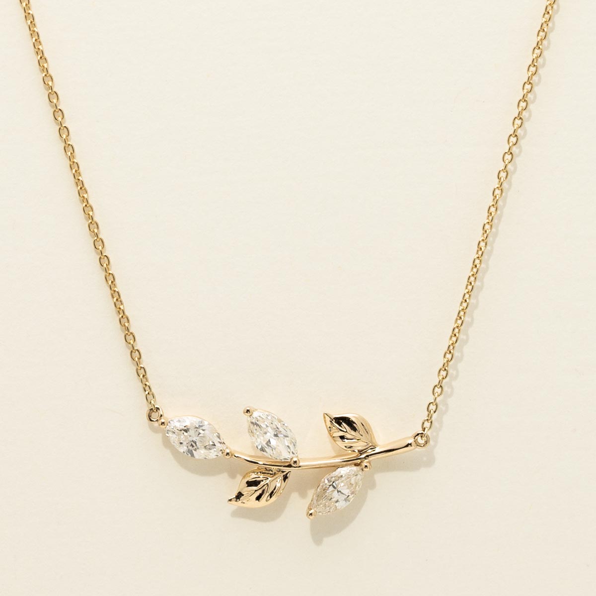 Diamond Leaf Necklace in 14kt Yellow Gold (1ct tw)